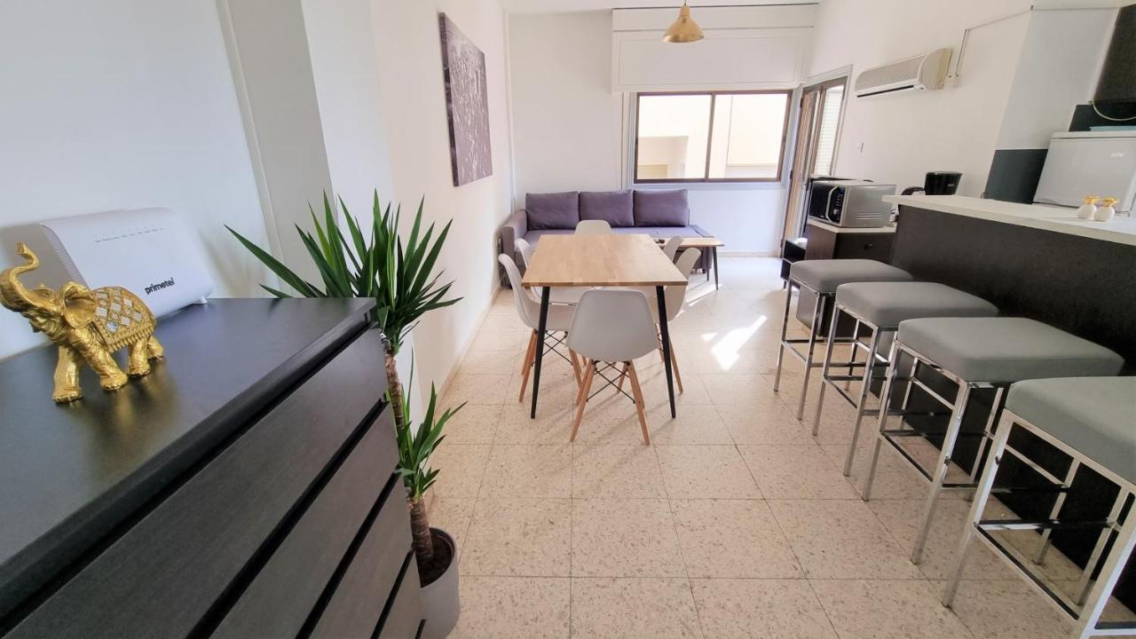 Cozy Beach Apt / 100 Mbit+ Netflix / Near Airport Ларнака Екстериор снимка